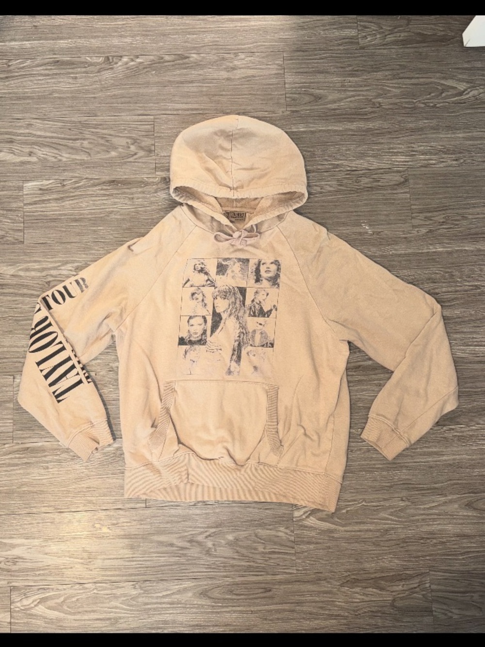 Taylor Swift The Eras Tour Hoodie Womens Sz M Tan Hood Pockets Swiftie Comfort
